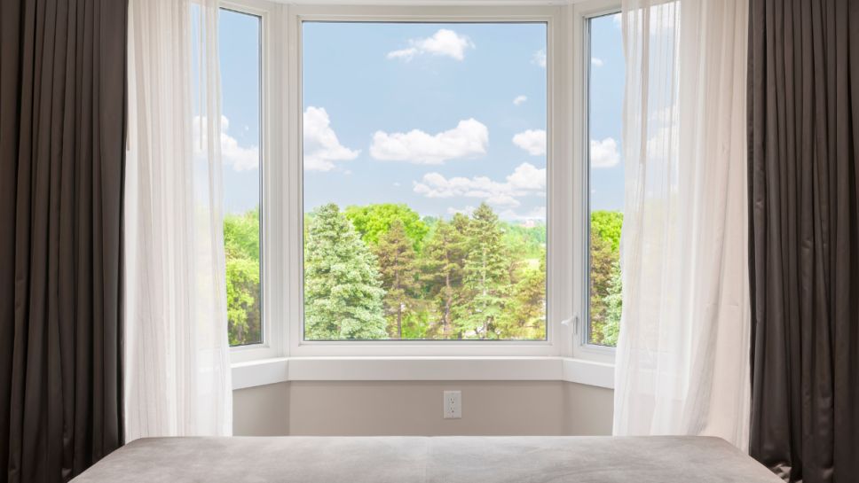 Choosing the Right Replacement Windows for Midwest Weather