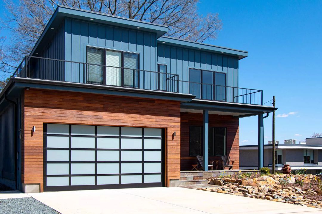 The Best Garage Door Colors for Columbus, Indiana Homes