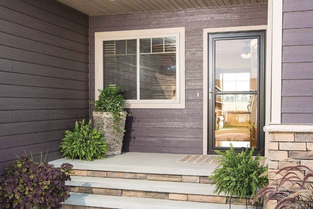 Full-View vs. Ventilating Storm Doors